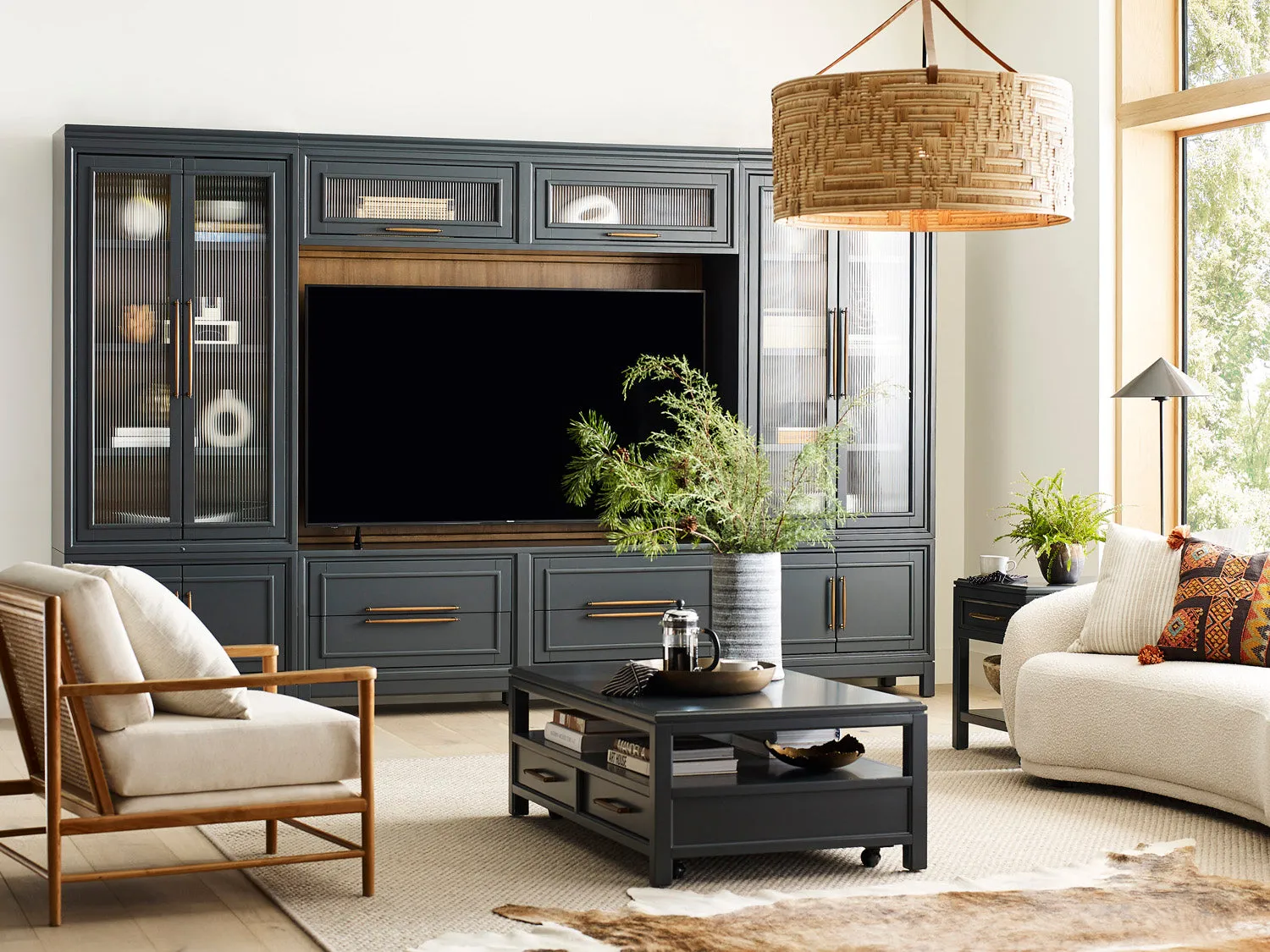 Alexander Entertainment Wall
