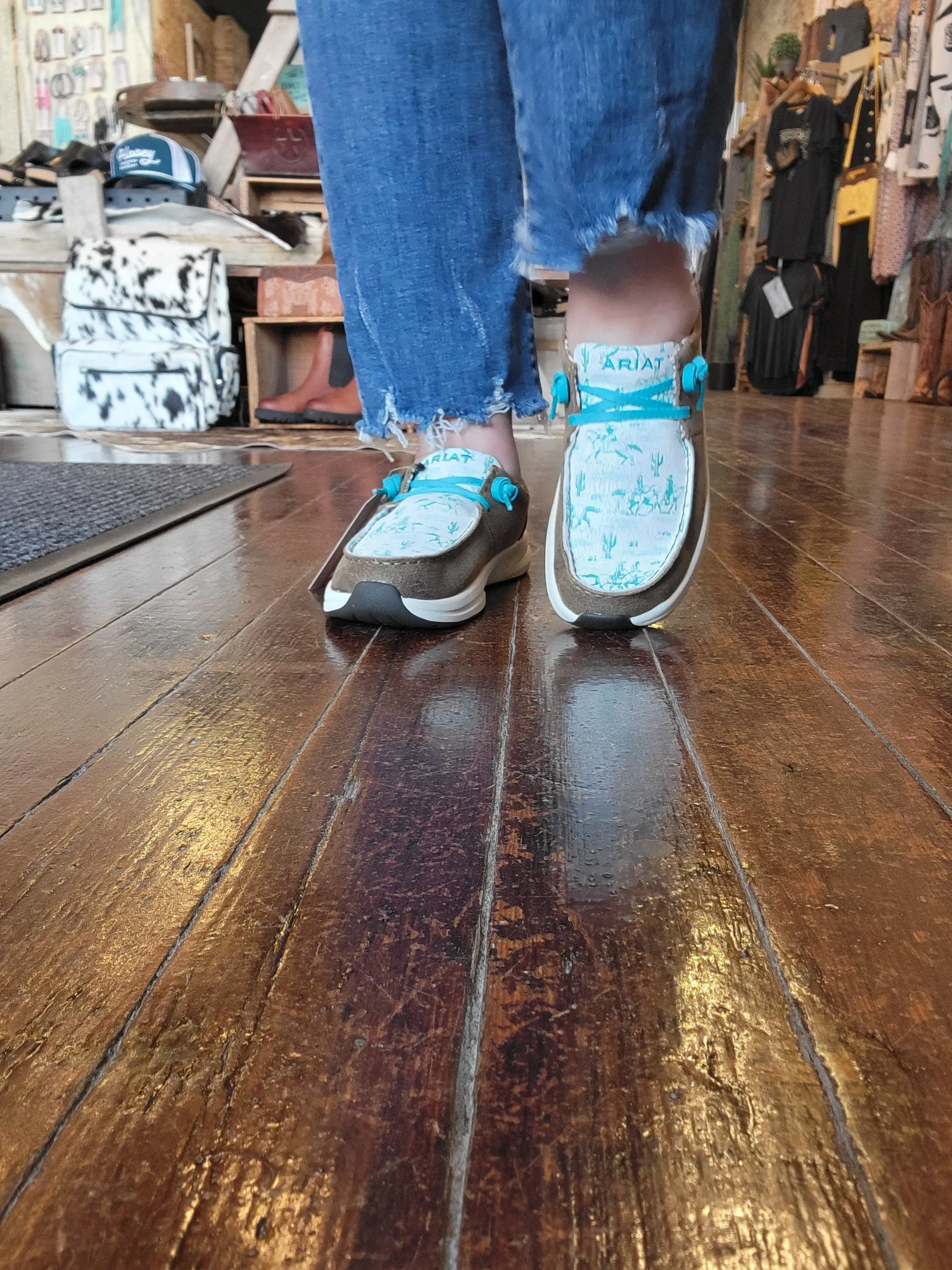 Ariat Buckeye Slip-On Shoe [Honey Bear] ✙ON SALE NOW✙