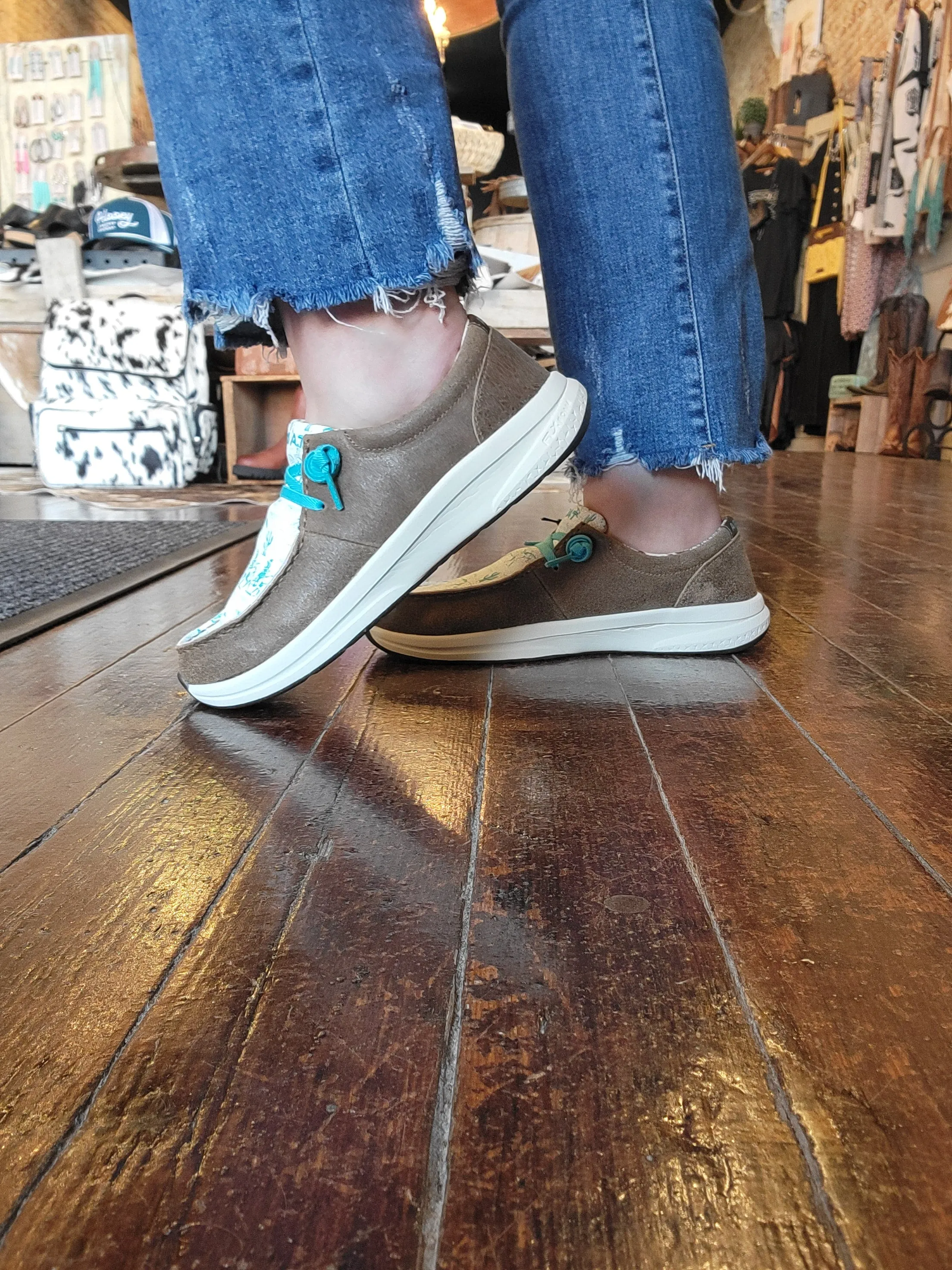 Ariat Buckeye Slip-On Shoe [Honey Bear] ✙ON SALE NOW✙