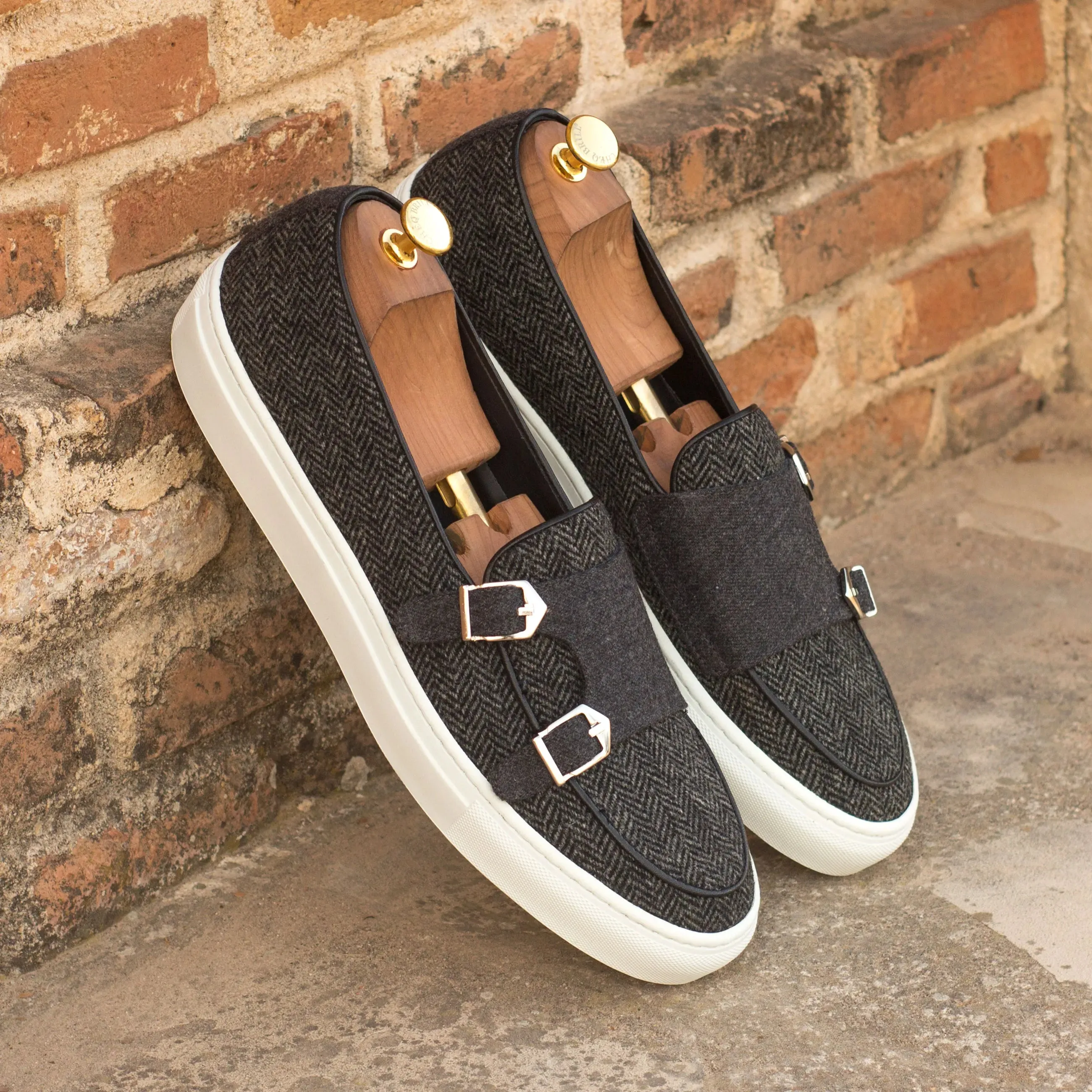 Trove monk sneaker
